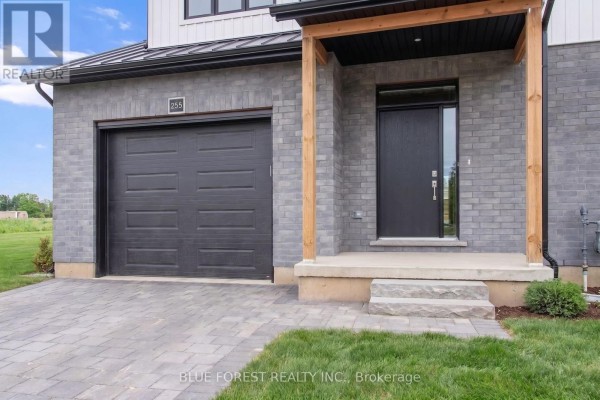 255 Mctavish Street, Strathroy Caradoc, ON, photo 3