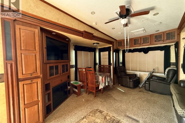 Living room - C21 Park Avenue, Aquadeo, SK S0M0L0 Photo 4