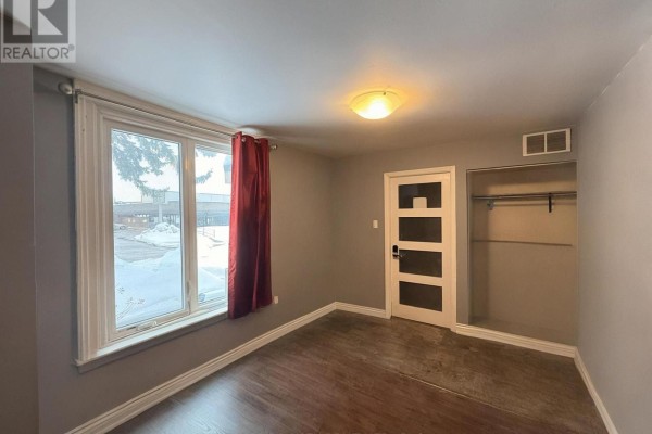 Low - 58 Mary Street, Barrie, ON L4N1T1 Photo 3