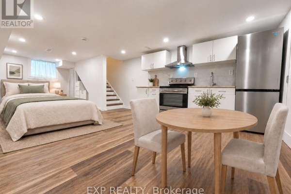 Lower - 1042 Coxwell Avenue, Toronto, ON M4C3G5 Photo 2