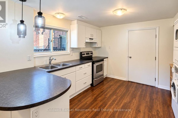 Kitchen - Lower - 108 Toronto Street, Guelph, ON N1E3E4 Photo 5