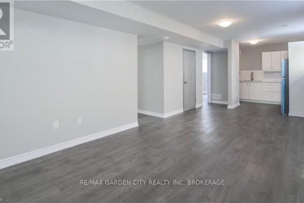 Lower - 113 Thorold Road, Welland, ON L3C3V1 Photo 5