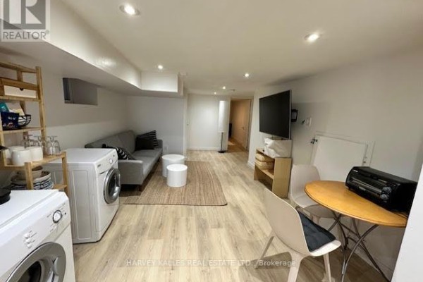 Kitchen - Lower - 115 Northcliffe Boulevard, Toronto, ON M6E3K5 Photo 2
