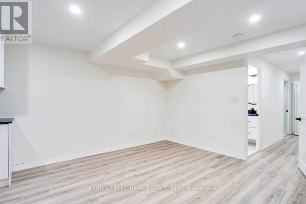 Primary Bedroom - Lower - 121 Timberwolf Crescent, Vaughan, ON L4H2W1 Photo 3