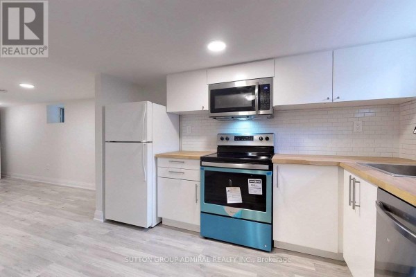 Bedroom - Lower - 126 Armstrong Avenue, Toronto, ON M6H1V8 Photo 4