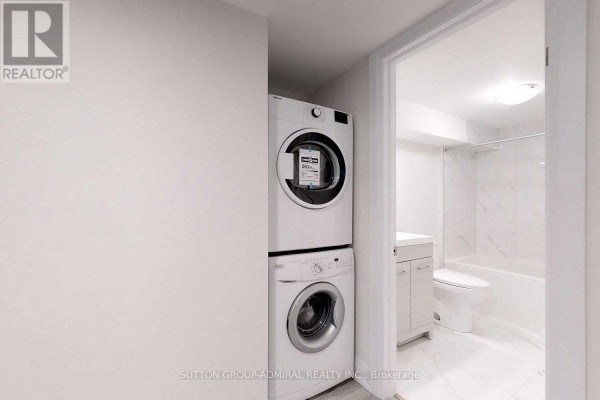 Lower - 126 Armstrong Avenue, Toronto, ON M6H1V8 Photo 5