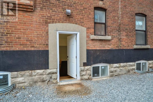 Lower - 129 Kenilworth Avenue, Toronto, ON, photo 2