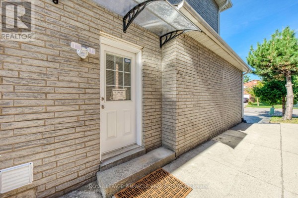 Primary Bedroom - Lower - 1292 Willowbank Trail, Mississauga, ON L4W5M5 Photo 3