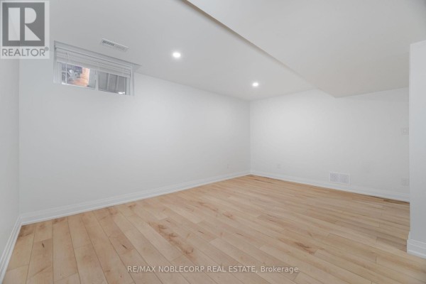 Primary Bedroom - Lower - 131 Dunstan Crescent, Vaughan, ON L4L3W5 Photo 4