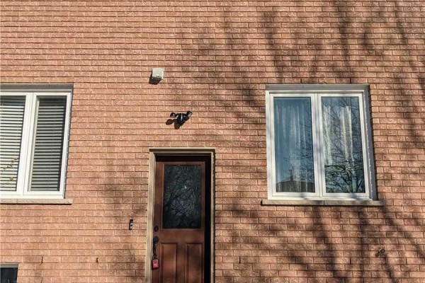 Lower - 132 Old Surrey Lane, Richmond Hill, ON, photo 2