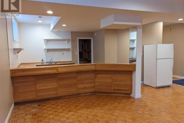 Kitchen - Lower - 132 Old Surrey Lane, Richmond Hill, ON L4C8S6 Photo 5