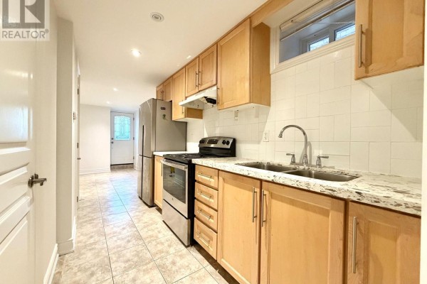 Lower - 136 Campbell Avenue, Toronto, ON M6P3V2 Photo 2