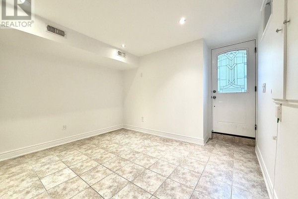 Lower - 136 Campbell Avenue, Toronto, ON M6P3V2 Photo 3