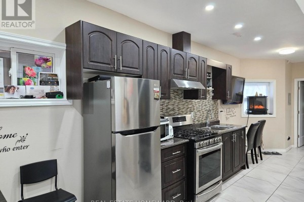 Lower - 141 Coxwell Avenue, Toronto, ON M4L3B4 Photo 2