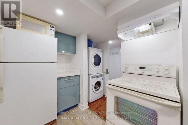 Primary Bedroom - Lower - 142 Combe Avenue, Toronto, ON M3H4K1 Photo 3