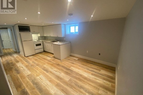 Lower - 148 Penetang Street, Barrie, ON L4M1V8 Photo 4