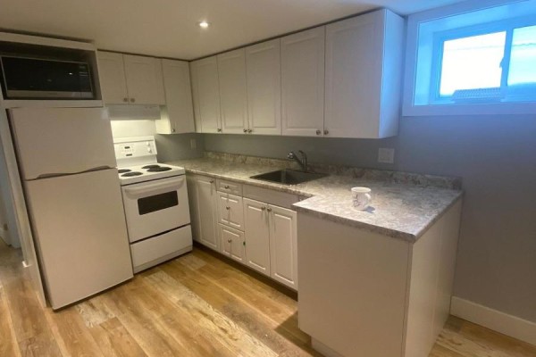 Lower - 148 Penetang Street, Barrie, ON L4M1V8 Photo 5