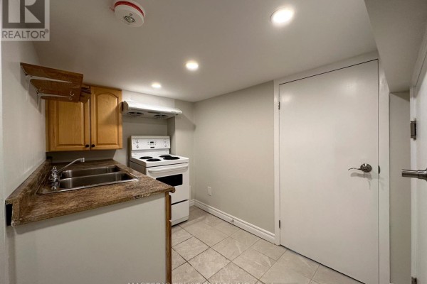 Kitchen - Lower - 151 Dynevor Road, Toronto, ON M6E3X5 Photo 2