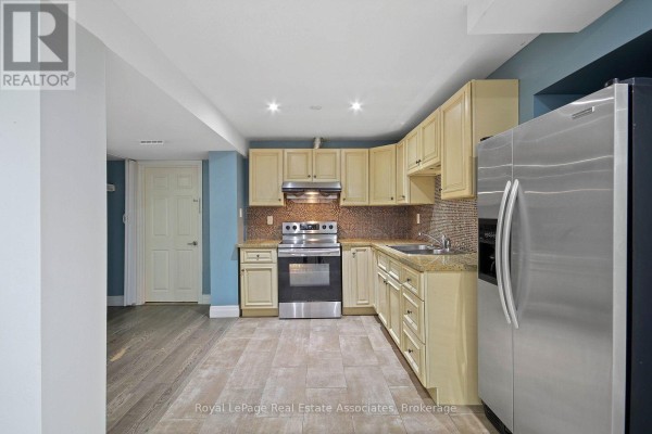Dining room - Lower - 16 Sergio Marchi Street, Toronto, ON M3L0B7 Photo 2