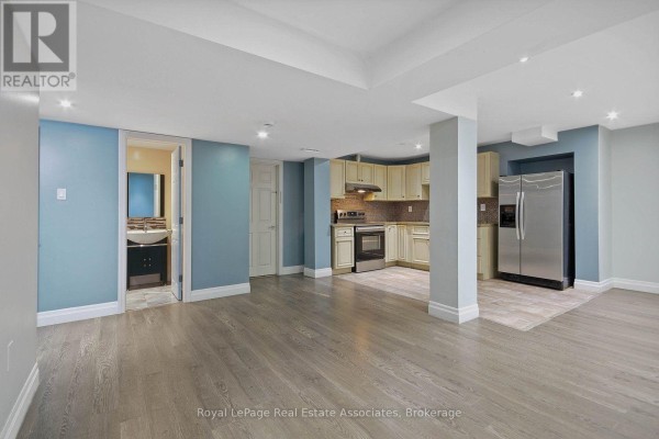 Kitchen - Lower - 16 Sergio Marchi Street, Toronto, ON M3L0B7 Photo 3