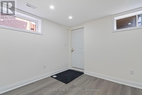 Kitchen - Lower - 163 Rankin Crescent, Toronto, ON M6P4H9 Photo 3
