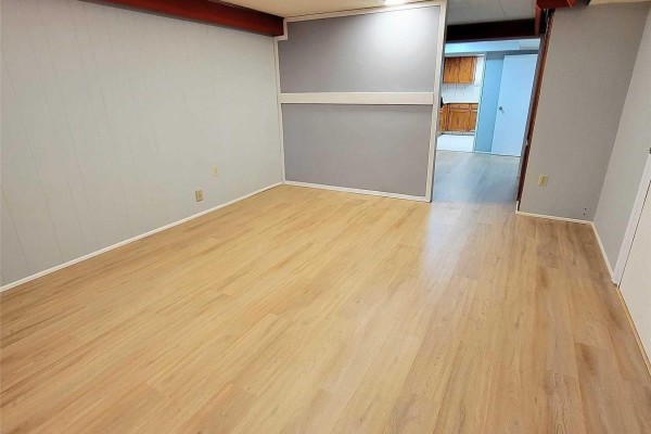 Lower - 17 Pamille Place, Toronto, ON M6M3A9 Photo 5