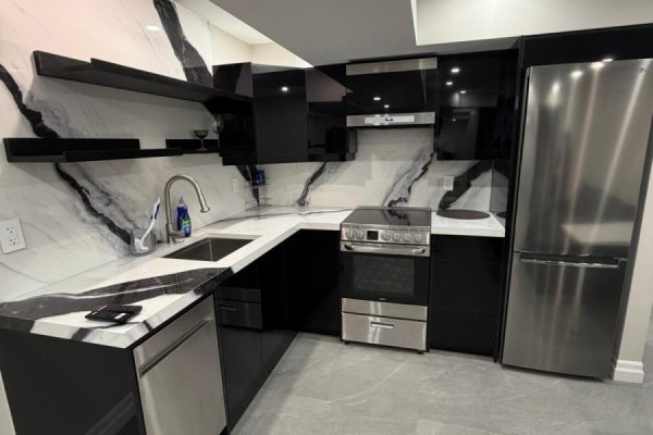 Kitchen - Lower - 18 Wroxeter Avenue, Toronto, ON M4K1J6 Photo 2