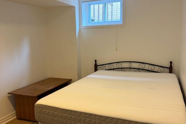 Bedroom 2 - Lower - 20 Maureen Drive N, Toronto, ON M2K1J8 Photo 2