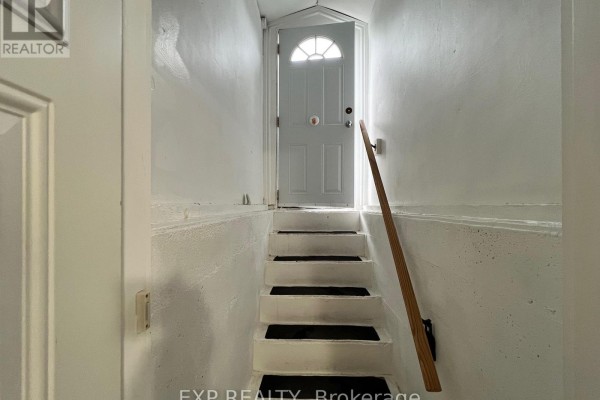 Lower - 205 Simcoe Road, Bradford West Gwillimbury, ON L3Z1Y5 Photo 5