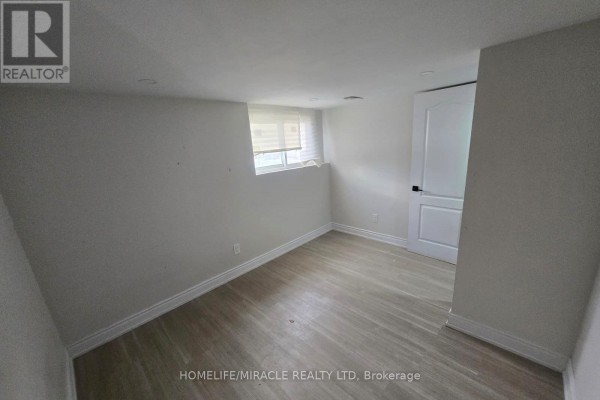Bedroom 2 - Lower - 209 Greenbrook Drive, Kitchener, ON N2M4J9 Photo 4