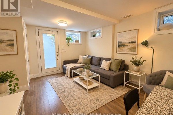 Lower - 228 Montrose Avenue, Toronto, ON, photo 2
