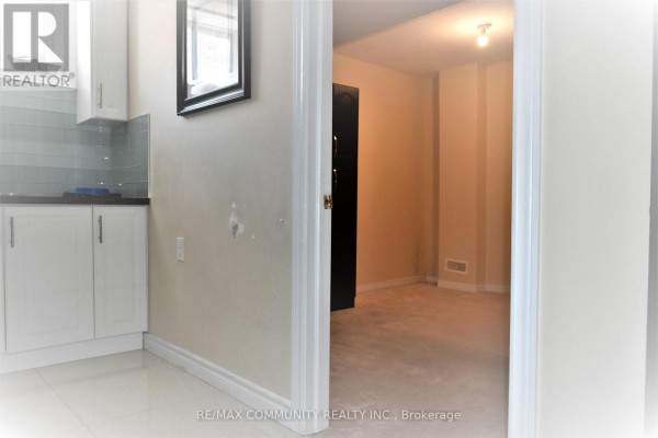 Lower - 23 Penndutch Circle, Whitchurch Stouffville, ON L4A0P3 Photo 5
