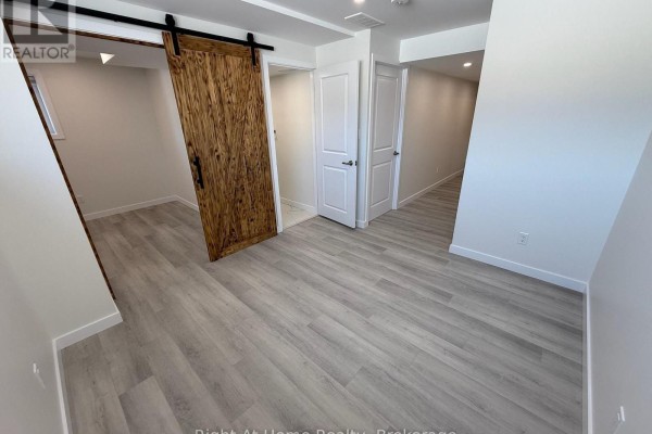 Lower - 245 Benninger Drive, Kitchener, ON N2E0K1 Photo 5