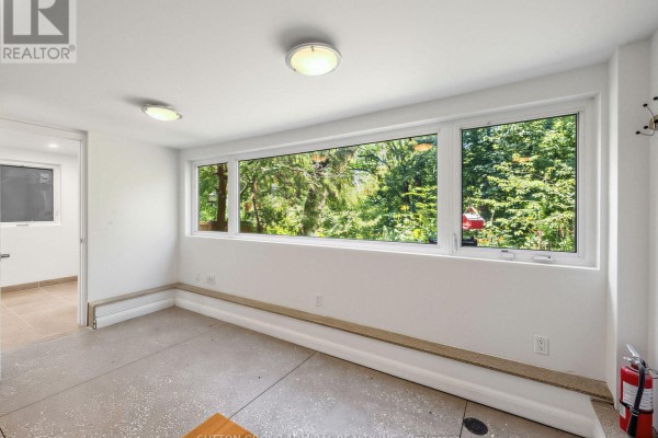 Lower - 246 Ellis Avenue, Toronto, ON M6S2X2 Photo 3