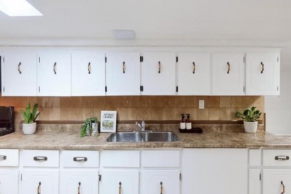 Kitchen - Lower - 247 Palmerston Avenue, Toronto, ON M6J2J3 Photo 3