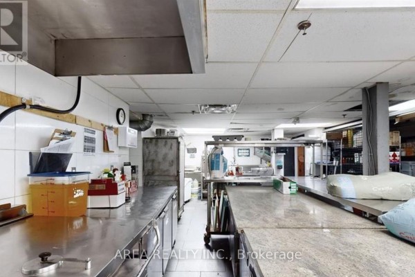 Lower - 2472 Yonge Street, Toronto, ON M4P2H5 Photo 4