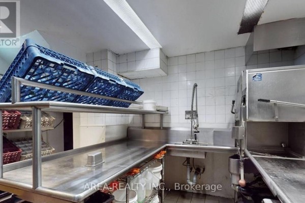 Lower - 2472 Yonge Street, Toronto, ON M4P2H5 Photo 5