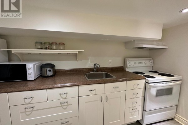 Lower - 256 Woodbine Avenue, Toronto, ON M4L3P2 Photo 5