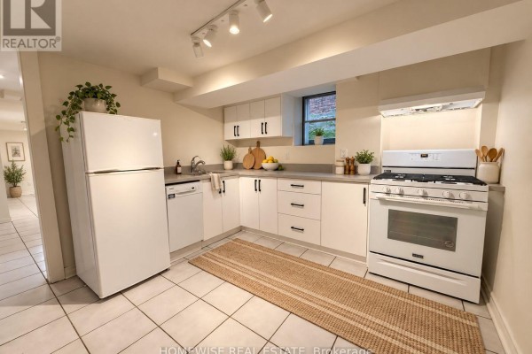 Lower - 261 Ossington Avenue, Toronto, ON M6J3A1 Photo 3