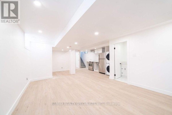 Dining room - Lower - 29 Goodwood Avenue, Toronto, ON M6E1J1 Photo 3