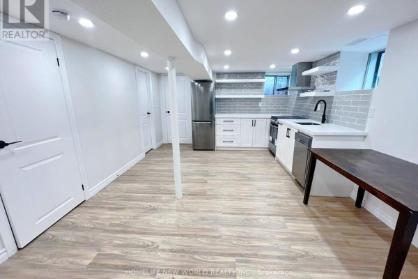 Living room - Lower - 3 Roblocke Avenue, Toronto, ON M6G3R6 Photo 2