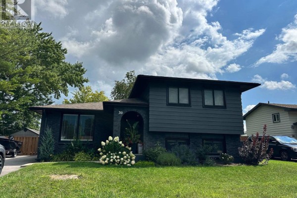Lower - 30 Colonial Street, Welland, ON, photo 2