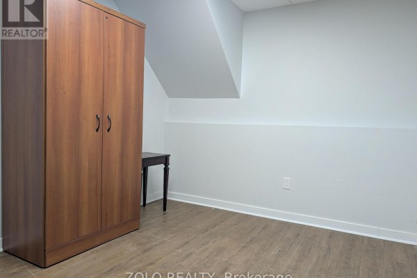 Lower - 31 Buchanan Street, Barrie, ON L4M6B5 Photo 4