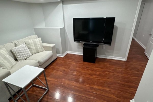 Lower - 314 Harrowsmith Drive, Mississauga, ON L5R1P7 Photo 3