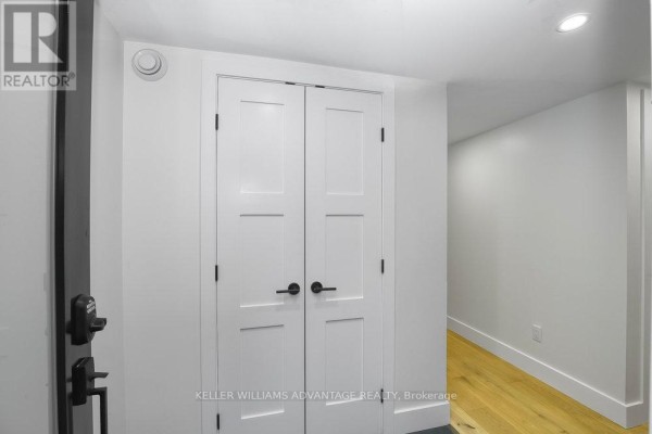 Lower - 325 Perth Avenue, Toronto, ON M6P3X9 Photo 5