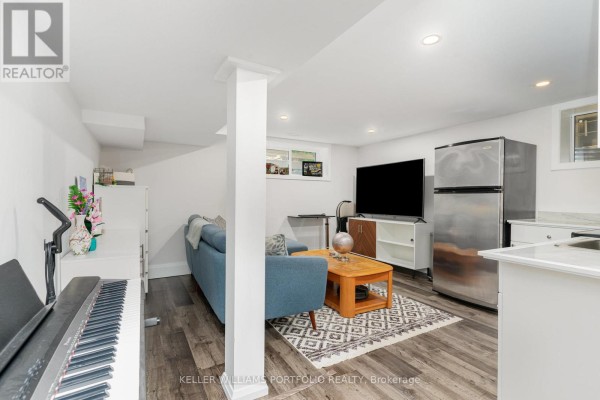 Living room - Lower - 329 Runnymede Road, Toronto, ON M6S2Y5 Photo 2