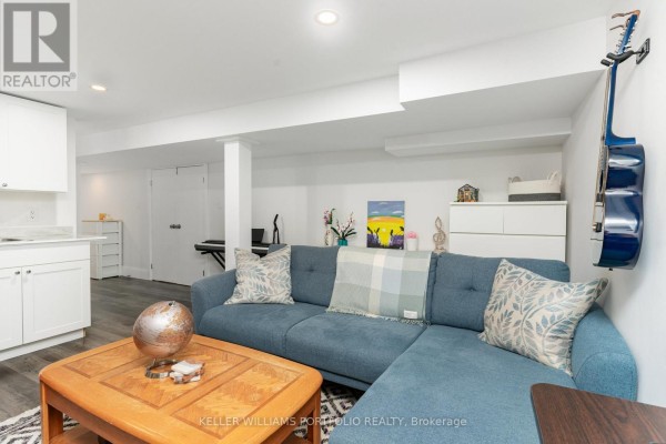 Lower - 329 Runnymede Road, Toronto, ON M6S2Y5 Photo 5