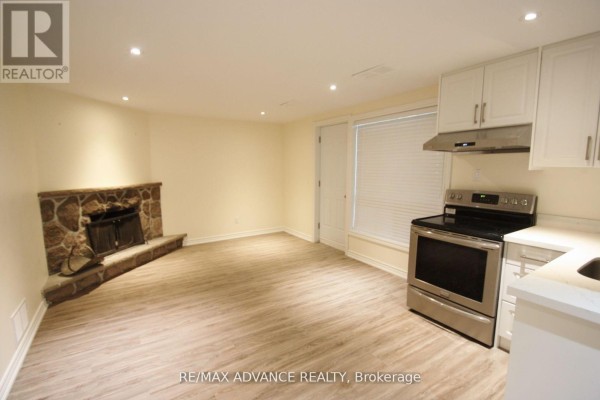 Kitchen - Lower - 33 Carluke Crescent, Toronto, ON M2L2H7 Photo 2