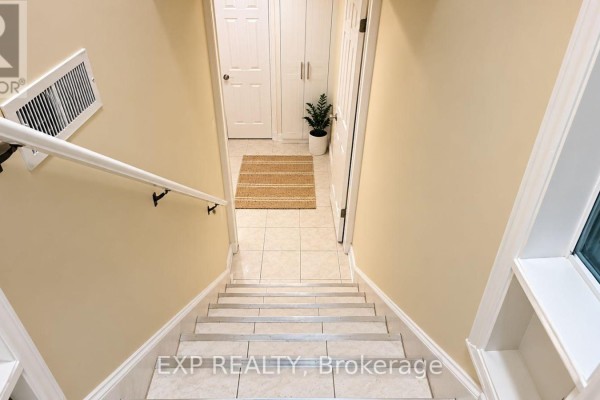 Kitchen - Lower - 3425 Laddie Crescent, Mississauga, ON L4T1N2 Photo 3