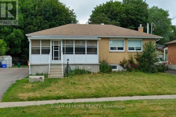 Living room - Lower - 35 Oak Street, Barrie, ON L4M3V3 Photo 2
